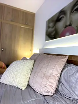 nicolleferragamo webcam