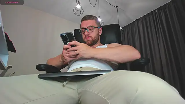 Findom_guy webcam