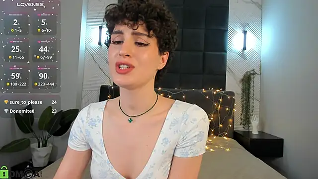 Adeline_Perle webcam