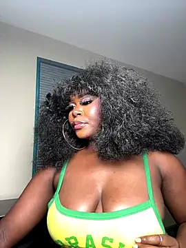 Webcam Model (WomanNextdoor1) is live