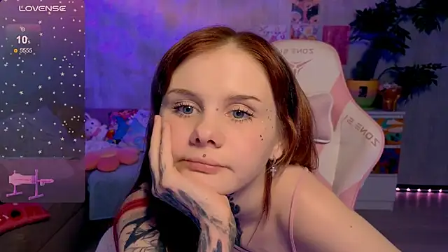 Britney_Lynch webcam