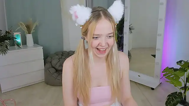 BellaMontgomery webcam