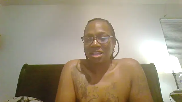 SweetParadise00 webcam