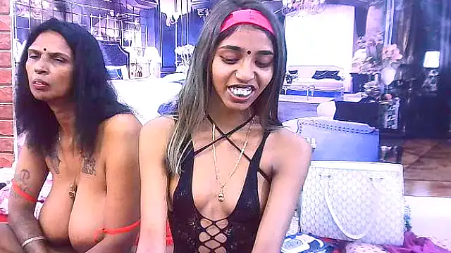 IndianSexySlender webcam