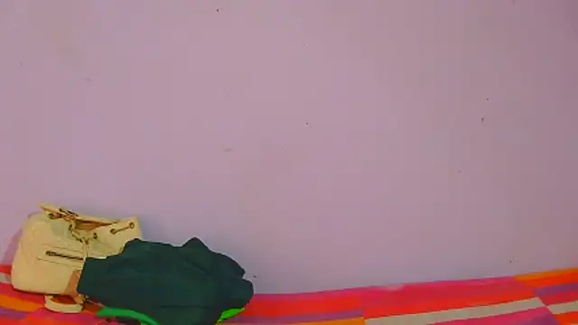 Augustine-Blooomxx webcam