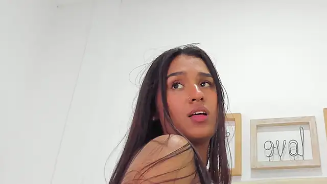 EbonyLudovica webcam