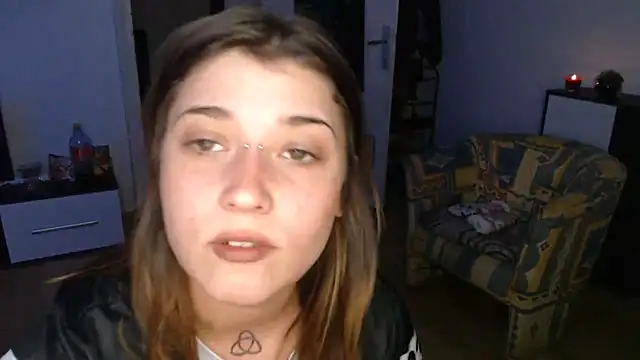 aliens4twenty - Aliens4twenty's free webcam - UK Sex Cams