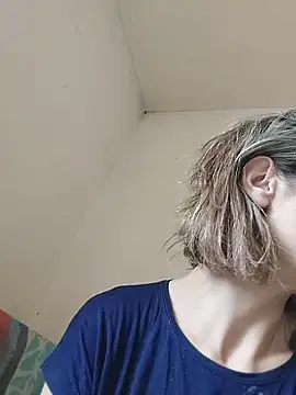 SheTheDeeevil webcam