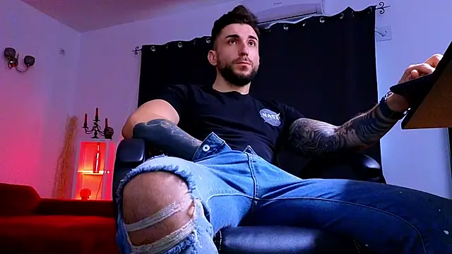 MightyAaron66 webcam