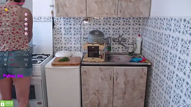 VerySweetKate111 webcam