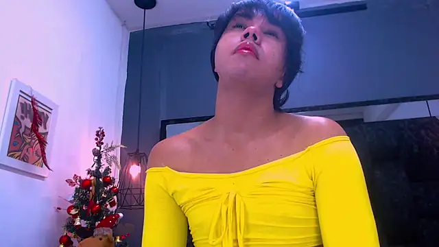 andreagil_ (T teen) - finger ass