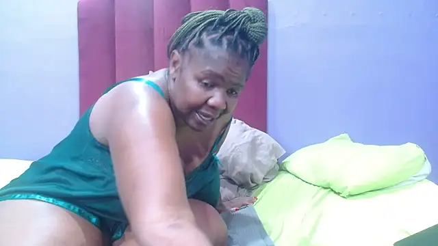 NaughtyChubbyZoe webcam