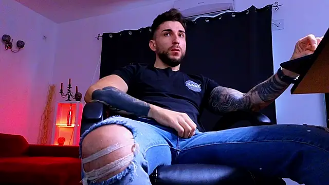 MightyAaron66 webcam