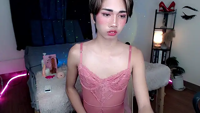 Ivoryhotcummer webcam