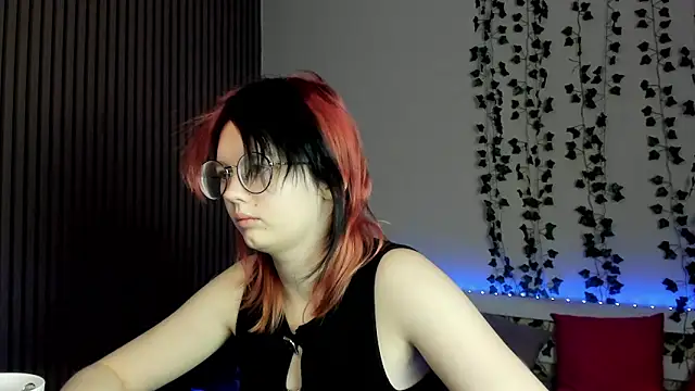 shy_elina01 - Shy_elina01's free webcam