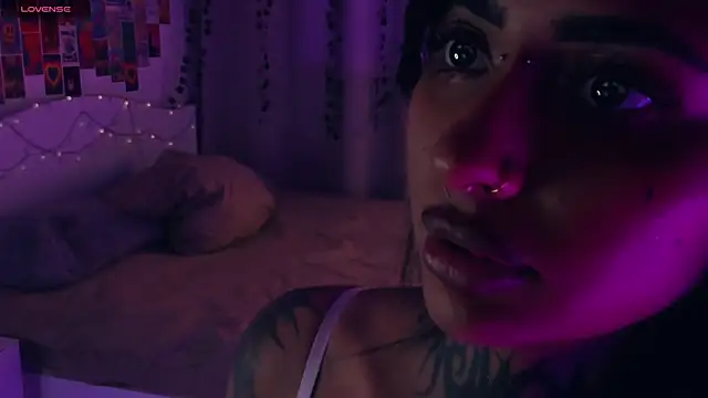 CharimgSabrina webcam