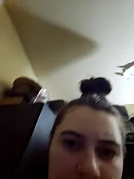 Snowbunnycake_13... Live Webcam on Stripchat