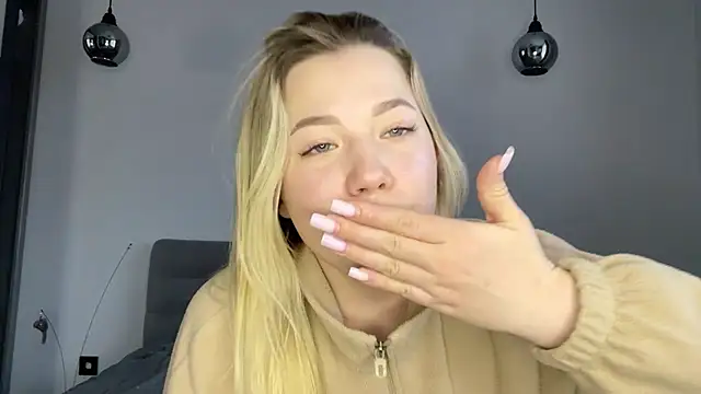 Embersweetbunny webcam