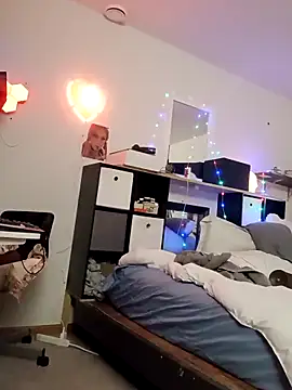 sissytrapdolly24 webcam