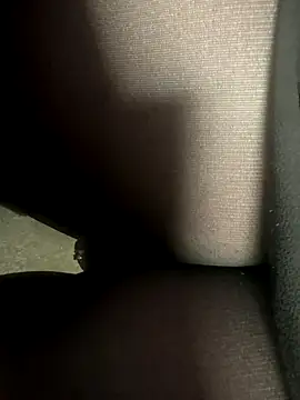 HiddenHoneyLDN webcam