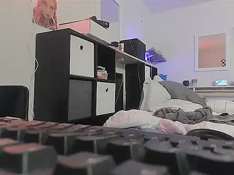 sissytrapdolly24 webcam