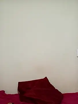 Webcam Model (SEXYMOANSXX) is live