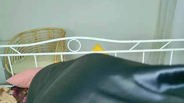 kamila_blush (F teen) - fuck pussy with dildo close to vr 2d