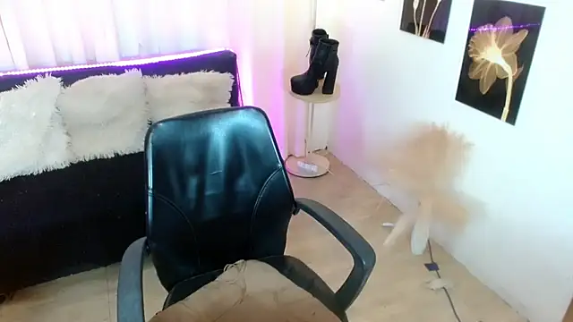 FuckingDolls69 webcam