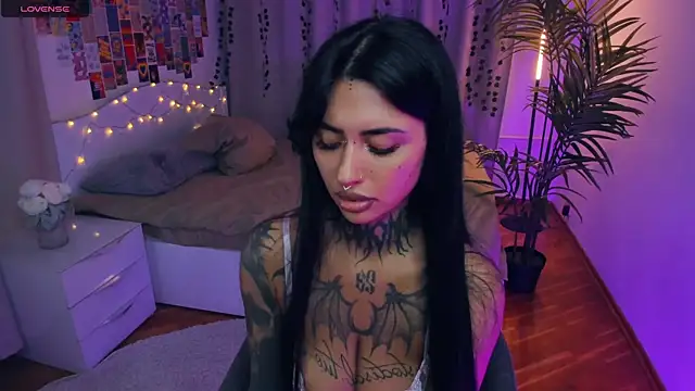 CharimgSabrina webcam