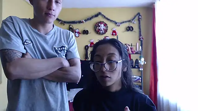 Violet_And_Smith webcam