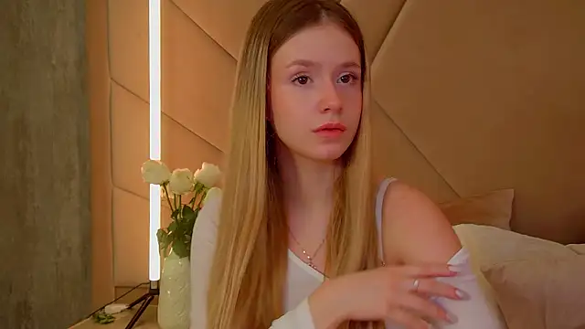 MilanaBalmain webcam