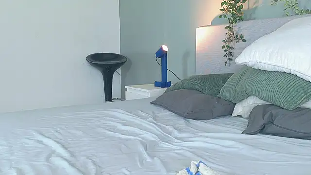 BriannaBennett__ webcam