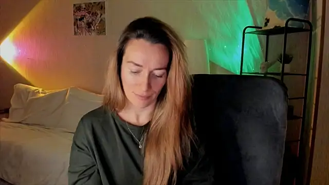 RebeccaMartinez webcam