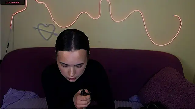 mia_cutie77 - Mia_cutie77's free webcam