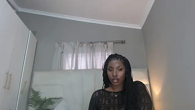naughtyblackdolie webcam