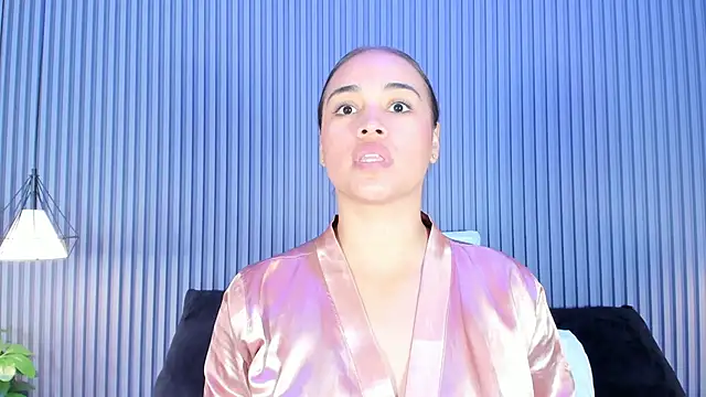 vannecamiel (F young) - Plug anal + oil in ass😋🍑