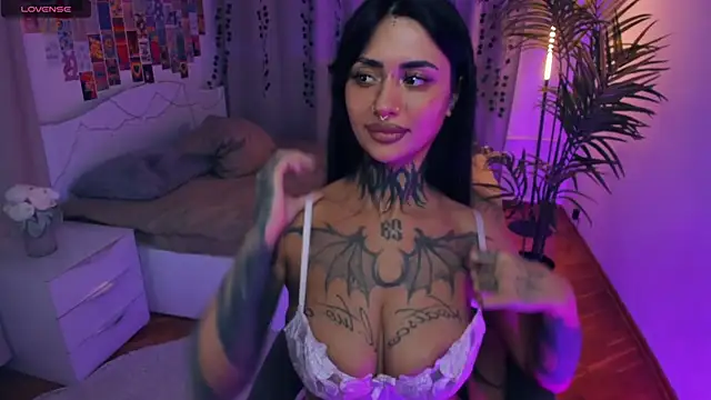 CharimgSabrina webcam