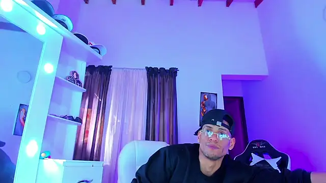 kingoftheuniverse888 webcam