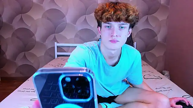 ian_flor (M twink) - STRIP TO UNDERWEAR