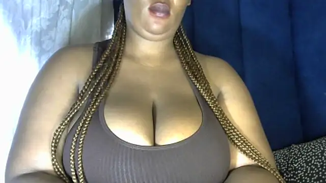 NippleMilkXx webcam stripchat model stream image
