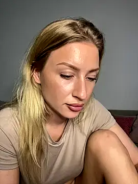 belle98 Live Webcam on Stripchat