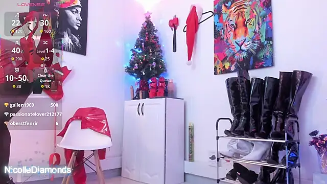 NicolleDiamonds_cg webcam