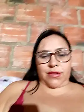 Dirty-Momm-Divorced-Hot