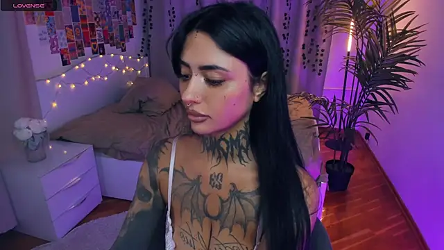 CharimgSabrina webcam