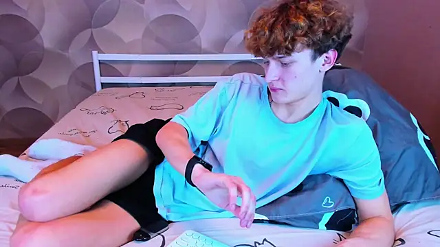 ian_flor (M twink) - STRIP TO UNDERWEAR