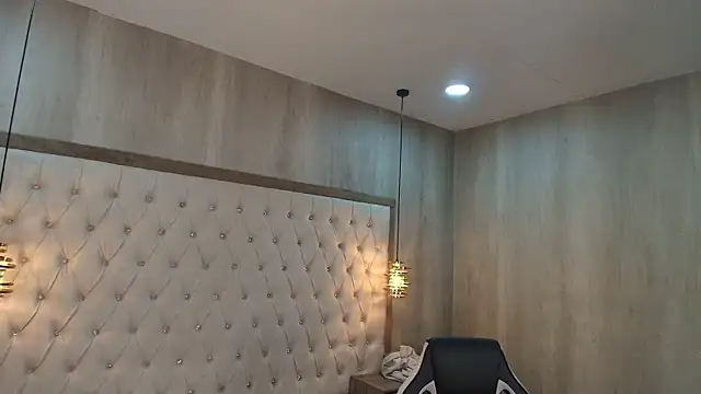 charlotte_lyra - Charlotte_Lyra's free webcam