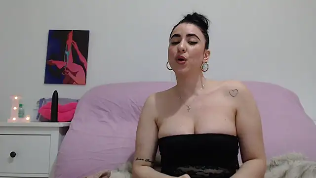 leilacam25