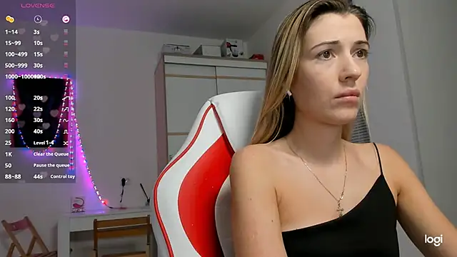 HotCarolineXO webcam