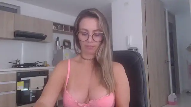 LovePaula webcam