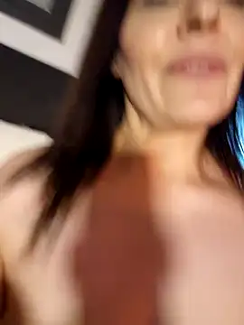 AryaSummersReal webcam